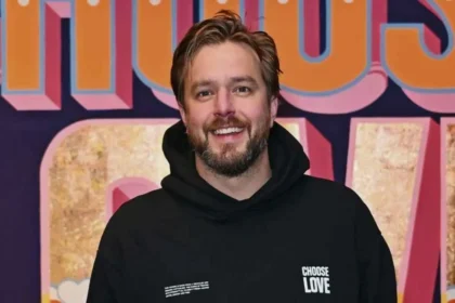 The Voice of Reason”: Iain Stirling Reveals His Secret Formula for Love Island USA Hilarious Narration