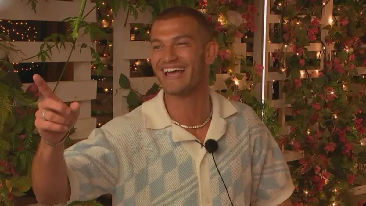 Love Island star dating former Casa Amor bombshell? Blu Chegini linked to Mollie Salmon after string of ‘secret’ dates