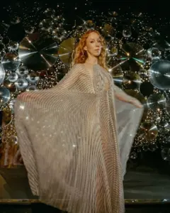 Fashion & Style Trends